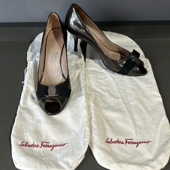 Salvatore Ferragamo Shoes, Black/Gray, Size 9 - Picture 2 of 5